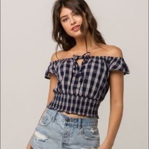 Ivy + Main blue off shoulder keyhole crop top size large